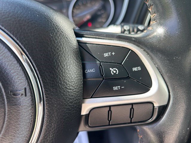 Used 2018 Jeep Compass Latitude FWD image 18