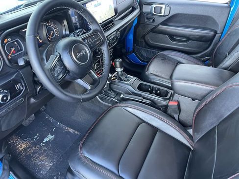 New 2026 Jeep Wrangler Unlimited Rubicon w/ Technology Group AWD/4WD image 15