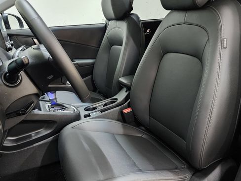 Used 2022 Hyundai Kona Limited image 14