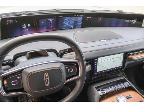 Used 2025 Lincoln Navigator Black Label AWD/4WD image 27