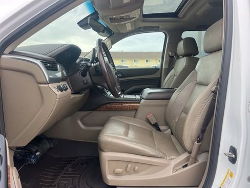 Used 2017 Chevrolet Suburban Premier image 15