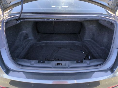 Used 2018 Ford Taurus Limited image 30