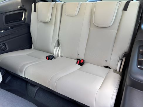 Used 2025 Subaru Ascent Premium w/ Premium Package image 11