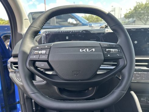 Used 2026 Kia Sportage SX FWD image 11