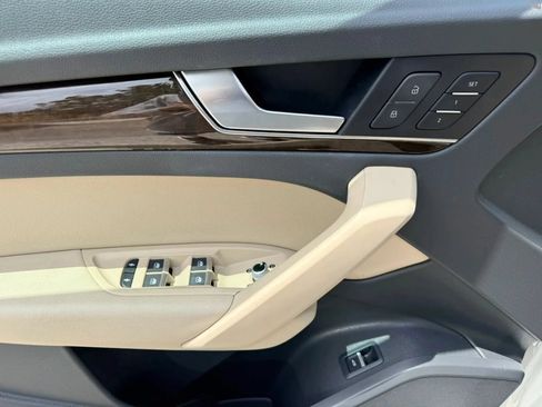 Used 2019 Audi Q5 2.0T Premium w/ Convenience Package AWD/4WD image 9