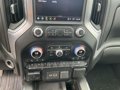 Used 2021 GMC Sierra 1500 SLT w/ SLT Premium Plus Package AWD/4WD image 22