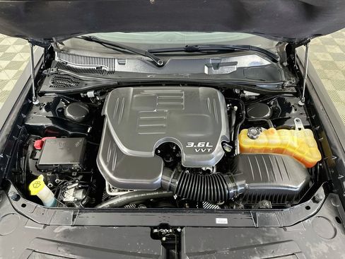 Used 2018 Dodge Challenger SXT RWD image 35