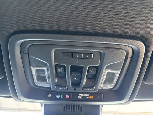 Used 2022 Chevrolet Silverado 1500 High Country w/ High Country Premium Package image 30