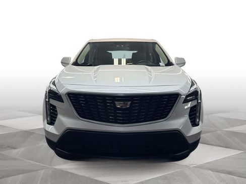 Used 2023 Cadillac XT4 Luxury FWD image 3