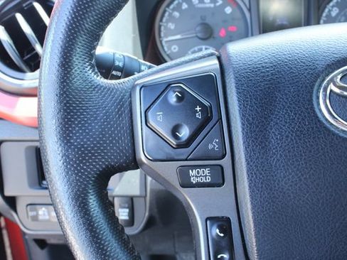 Used 2017 Toyota Tacoma TRD Off-Road AWD/4WD image 23