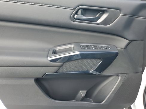 New 2026 Nissan Pathfinder SV image 13