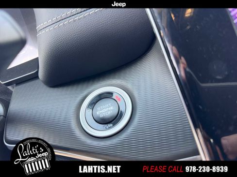 New 2025 Jeep Grand Cherokee Laredo X w/ Luxury Tech Group I image 21