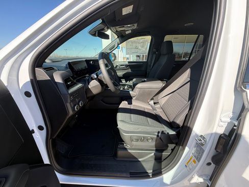 New 2026 Chevrolet Tahoe LS image 9