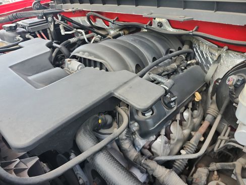 Used 2018 Chevrolet Silverado 1500 LT AWD/4WD image 22