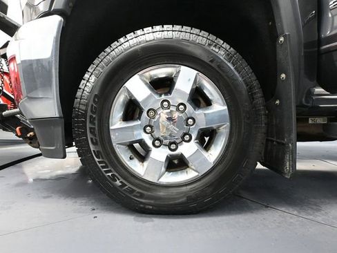 Used 2016 GMC Sierra 2500 SLE w/ SLE Preferred Package image 17