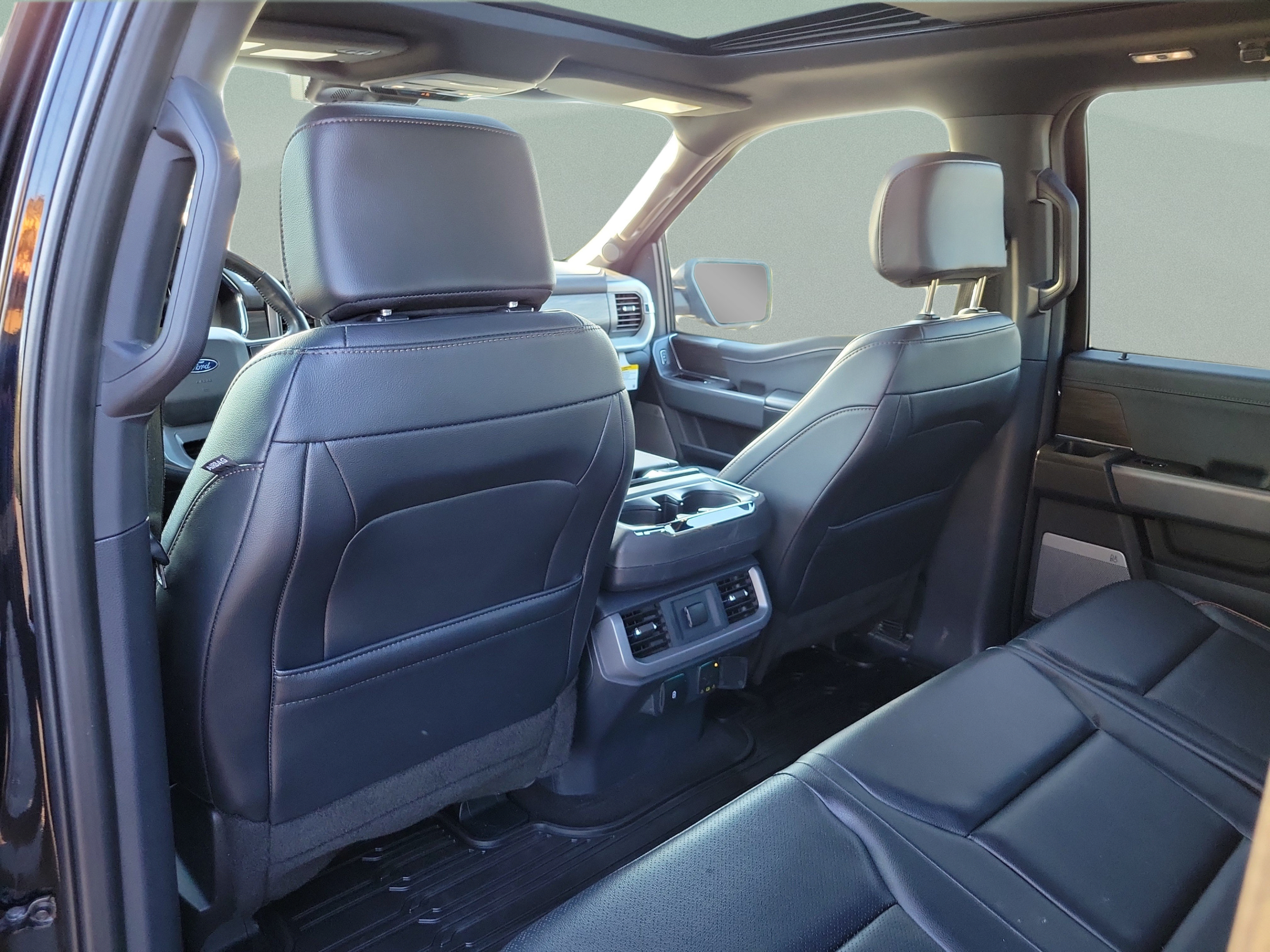 Used 2024 Ford F150 Lariat w/ Bed Utility Package AWD/4WD image 9