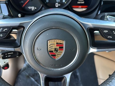 Used 2021 Porsche Macan AWD/4WD image 19