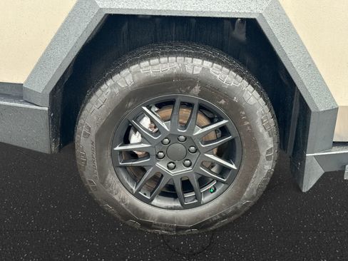 Used 2024 Tesla Cybertruck Cyberbeast AWD/4WD image 18