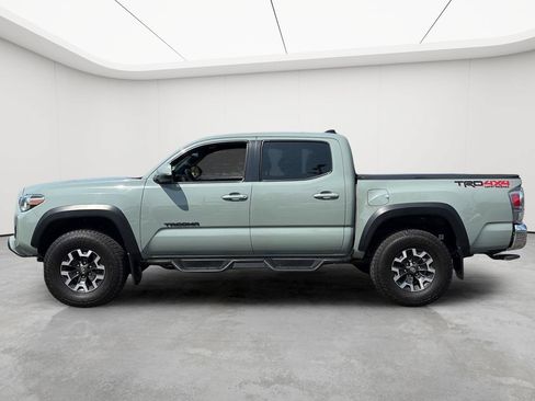 Used 2022 Toyota Tacoma TRD Off-Road AWD/4WD image 24
