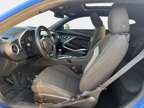 Used 2017 Chevrolet Camaro SS image 9