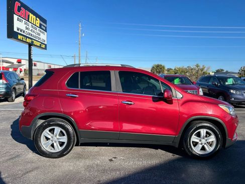 Used 2019 Chevrolet Trax LT w/ LT Convenience Package image 8