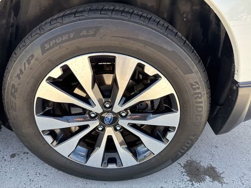 Used 2016 Subaru Outback 2.5i Limited AWD/4WD image 11