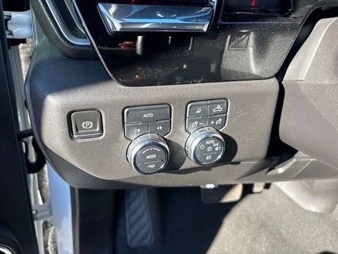 Certified 2024 GMC Sierra 1500 SLT image 17