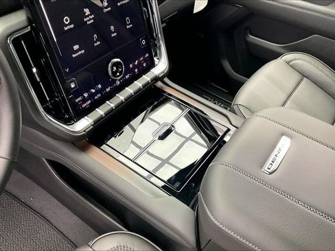 New 2026 GMC Yukon XL Denali w/ Advanced Technology Package AWD/4WD image 8
