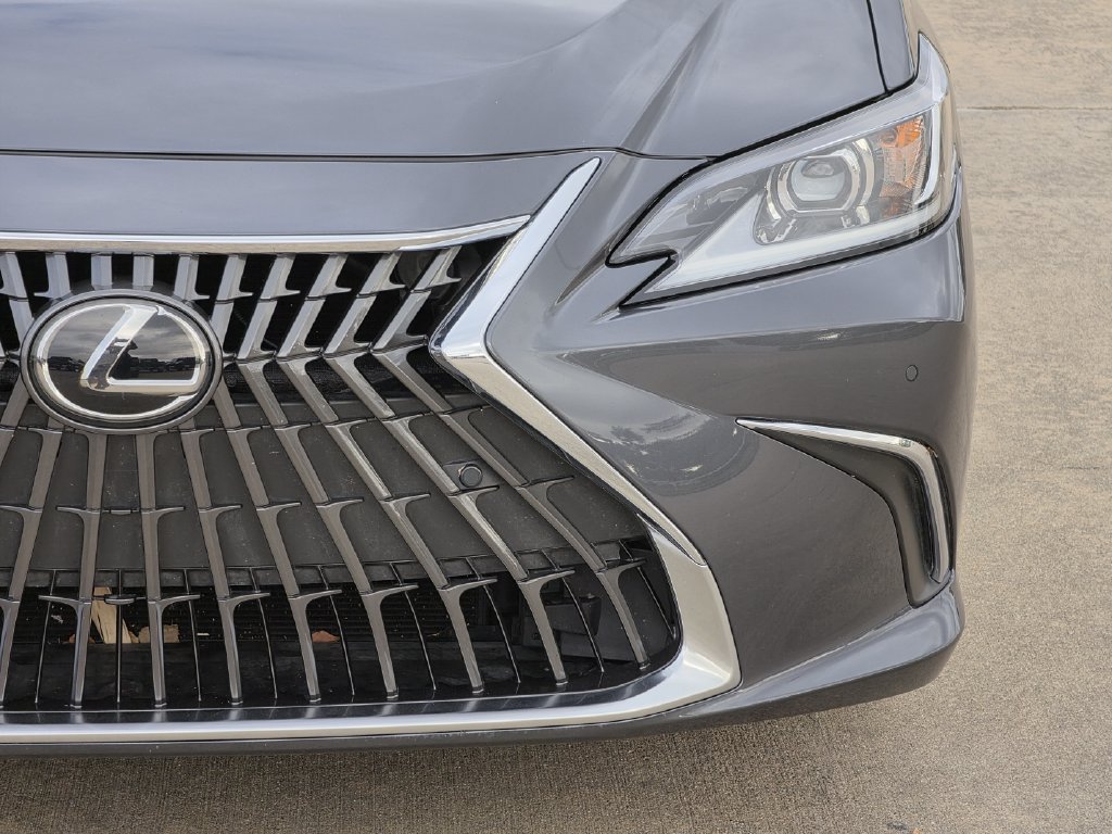 Used 2025 Lexus ES 350 w/ Premium Package FWD image 4