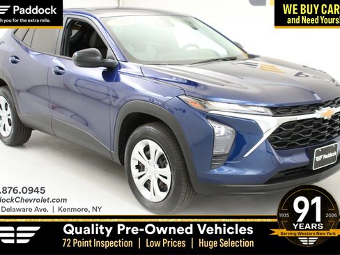 Used 2024 Chevrolet Trax LS FWD image 1
