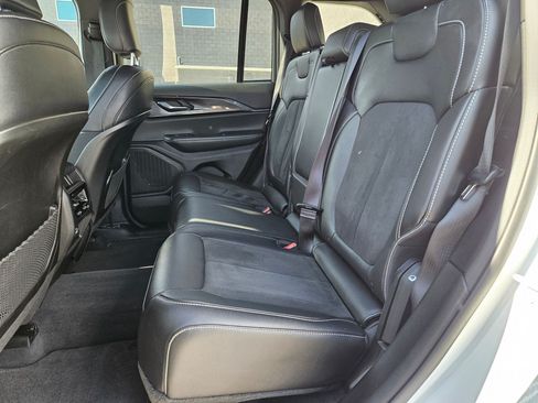 Used 2023 Jeep Grand Cherokee Altitude AWD/4WD image 26