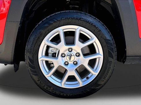 Used 2023 Jeep Renegade Latitude AWD/4WD image 33