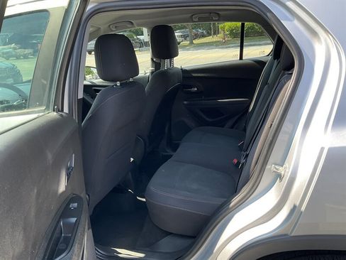 Used 2018 Chevrolet Trax LS image 13