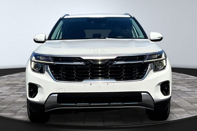 Certified 2024 Kia Seltos S FWD image 2