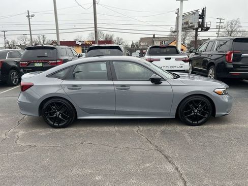 Used 2025 Honda Civic Sport image 11