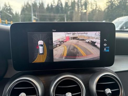 Used 2021 Mercedes-Benz GLC 300 4MATIC image 26