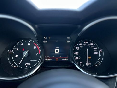 Used 2018 Alfa Romeo Stelvio Ti Sport image 25