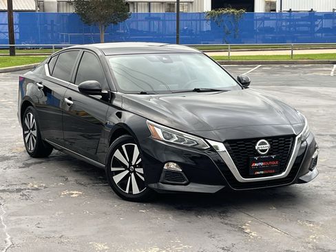 Used 2021 Nissan Altima 2.5 SV FWD image 3
