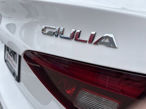 Used 2022 Alfa Romeo Giulia Ti AWD/4WD image 19