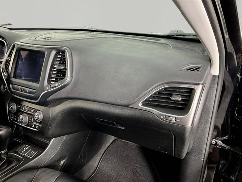 Used 2022 Jeep Cherokee Latitude Lux FWD image 24