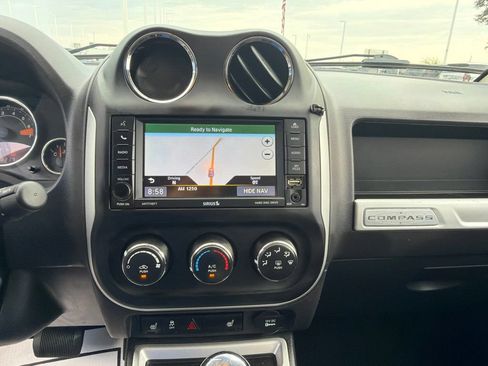 Used 2015 Jeep Compass High Altitude AWD/4WD image 7