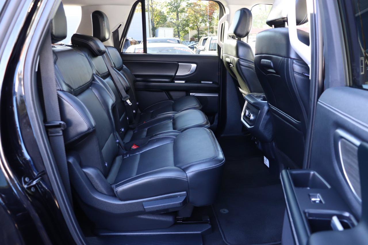 Used 2025 Ford Expedition Max Platinum AWD/4WD image 15