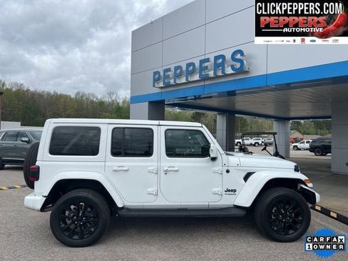 Used 2022 Jeep Wrangler Unlimited Sahara AWD/4WD image 6