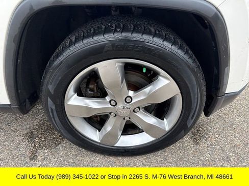 Used 2011 Jeep Grand Cherokee Limited image 6