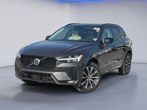 Used 2025 Volvo XC60 B5 Plus AWD/4WD image 2