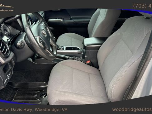 Used 2019 Toyota Tacoma TRD Sport AWD/4WD image 15