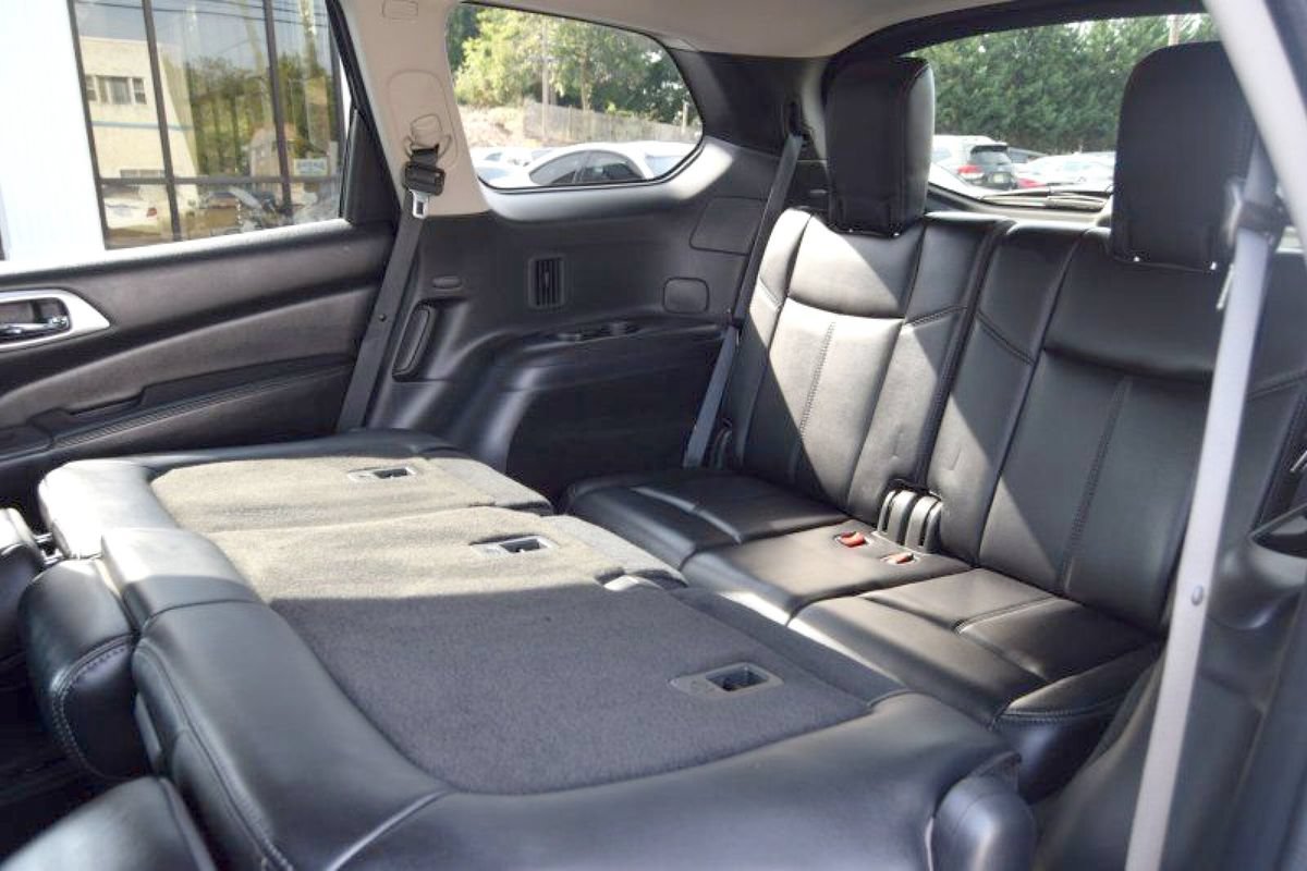Used 2019 Nissan Pathfinder SL AWD/4WD image 35