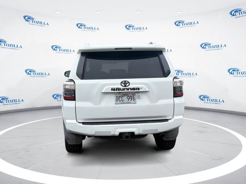 Used 2017 Toyota 4Runner SR5 image 4