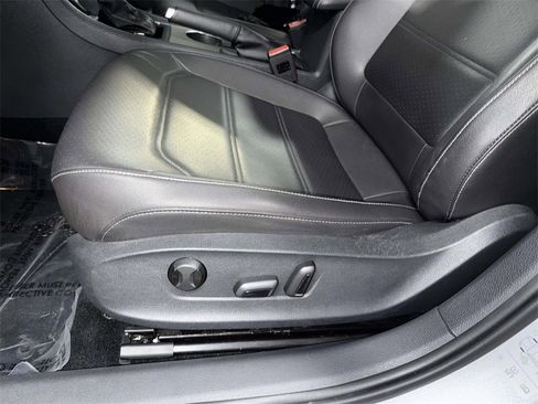 Used 2020 Volkswagen Passat 2.0T R-Line image 3