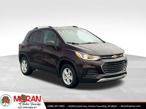Certified 2022 Chevrolet Trax LT w/ LT Convenience Package image 8